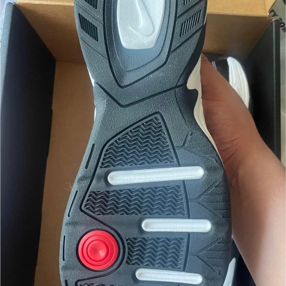 Nike shoes - Picture 2 of 2